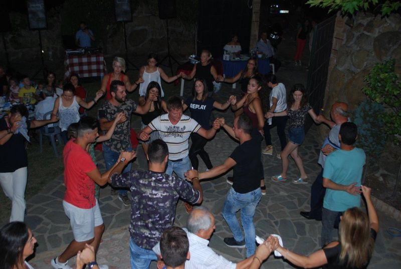 Με μεγάλη επιτυχία πραγματοποιήθηκε το Σάββατο 19/8/2017 στα Καζαναίικα Μακρυνείας, το ΑΝΤΑΜΩΜΑ ΤΩΝ ΚΑΖΑΝΑΙΩΝ 2017