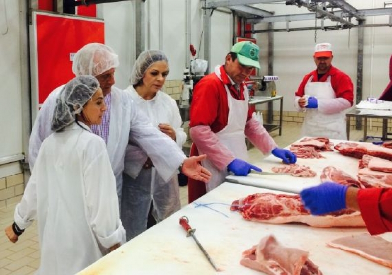 Σε παραγωγικές μονάδες μεταποίησης κρεάτων στο Αγρίνιο οι αντιπεριφερειάρχες