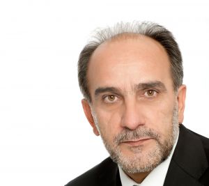 Οι ευχές του Περιφερειάρχη Δυτικής Ελλάδας Κου Απόστολου Κατσιφάρα για την νέα χρονιά.