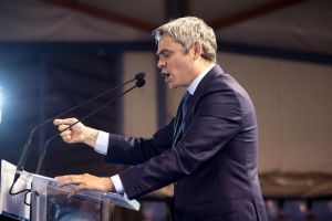 Τηλεφωνική επικοινωνία Καραγκούνη – Κατσούλα για τη φιλοξενία προσφύγων – μεταναστών