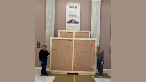 Έφτασε στο Μεσολόγγι ο εμβληματικός πίνακας του Ντελακρουά «Η Ελλάδα στα ερείπια του Μεσολογγίου»