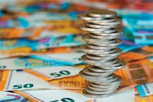 Επικουρικές συντάξεις: Δείτε ποιοι δικαιούνται προσαύξηση έως 300 ευρώ το μήνα