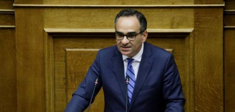 Υπουργείο Υγείας: Εξετάζεται η ανανέωση των συμβάσεων των 4.000 συμβασιούχων στο ΕΣΥ