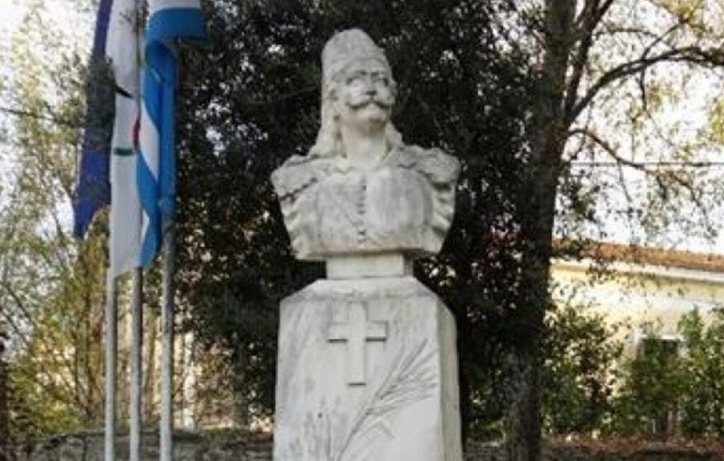 Η προτομή του ήρωα Θανάση Ραζηκότσικα