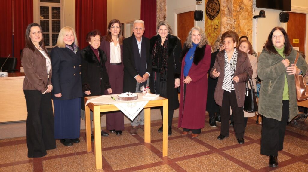 Αγρίνιο: κοπή πίτας τριών συνεργαζόμενων σύλλογων με μεγάλη προσφορά