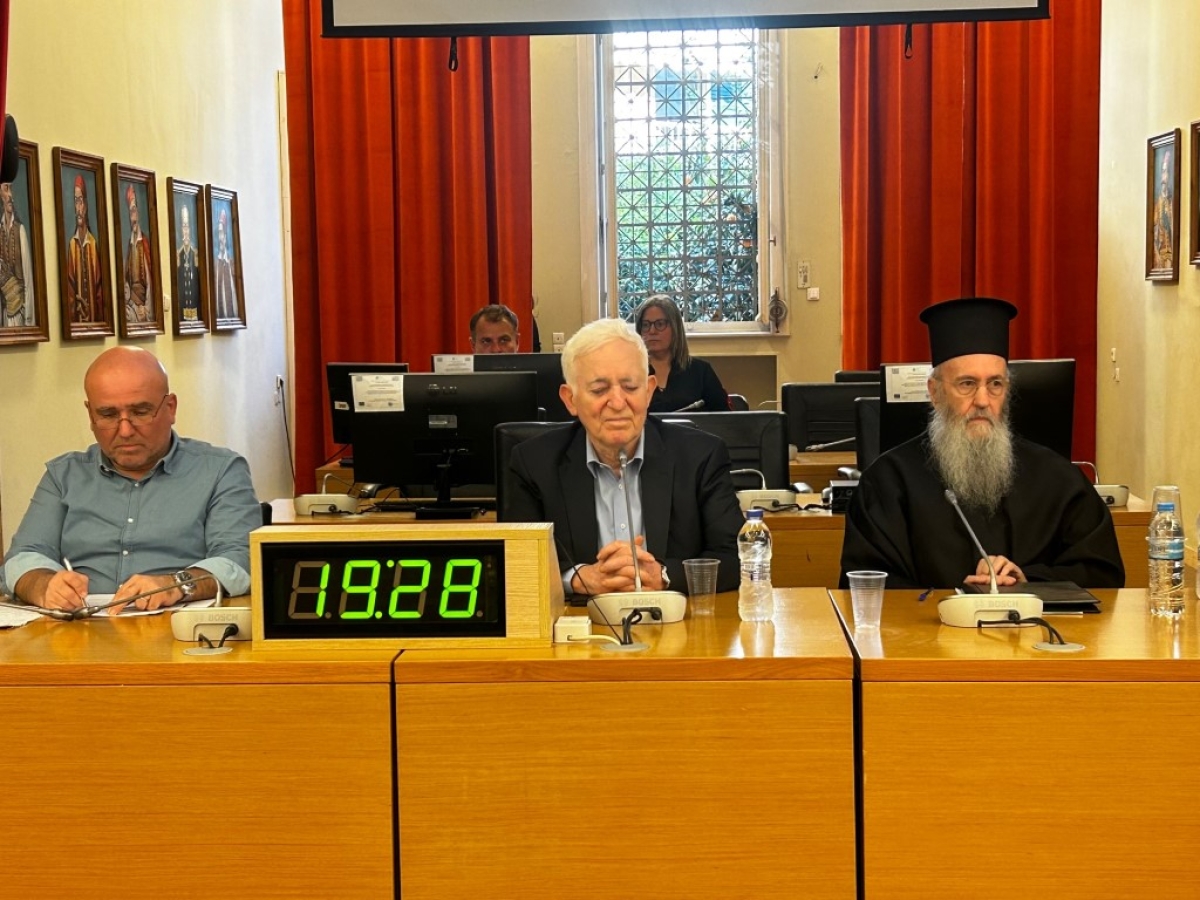 Αγρίνιο: Μεγάλο ενδιαφέρον στην παρουσίαση του βιβλίου του Γ. Καραμπελιά για την Μικρασιατική Καταστροφή