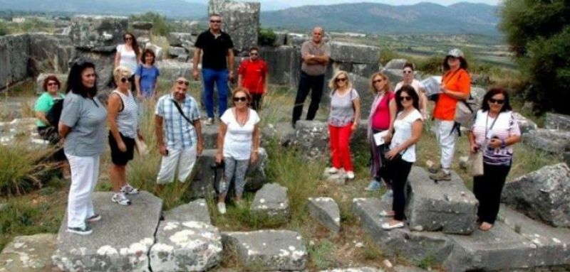 Ταξιδιωτικοί πράκτορες στο ναό του Στράτιου Δία κατά το παρελθόν (φωτο)