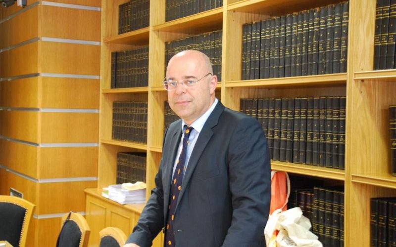 Ποιος χαιρετίζει την τροπολογία Κοντονή; Ένας υπόδικος πρόεδρος, όργανο της κυβέρνησης, των τραπεζών και των δανειστών!