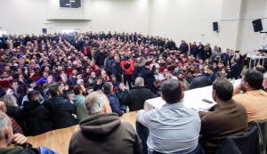 Αυτά είναι τα αιτήματα των αγροτών: Κλιμακώνουν τις κινητοποιήσεις παρά την έκκληση της κυβέρνησης για διάλογο με ανοιχτούς τους δρόμους