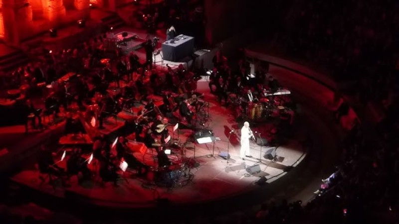 Ο Αγρινιώτης Θανάσης Βασιλόπουλος ξεσήκωσε το κοινό στο Ηρώδειο σε μια αξέχαστη νύχτα