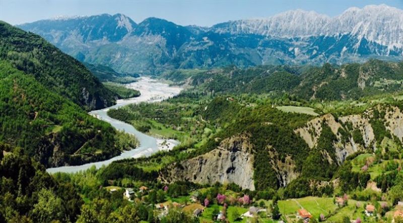 Ανακαλύπτοντας απο ψηλά την Κοιλάδα του Αχελώου (video)