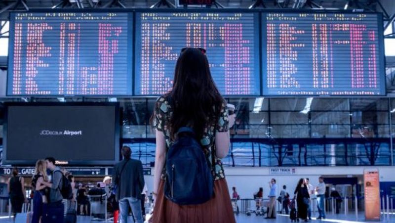 Το brain drain αυξάνεται η ανεργία μειώνεται