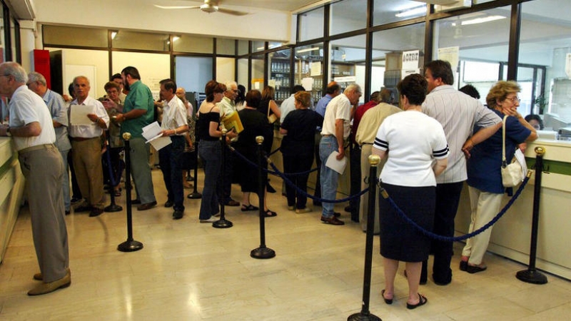 Μόνον με επιταγές οι πληρωμές άνω των 200 ευρώ στην εφορία