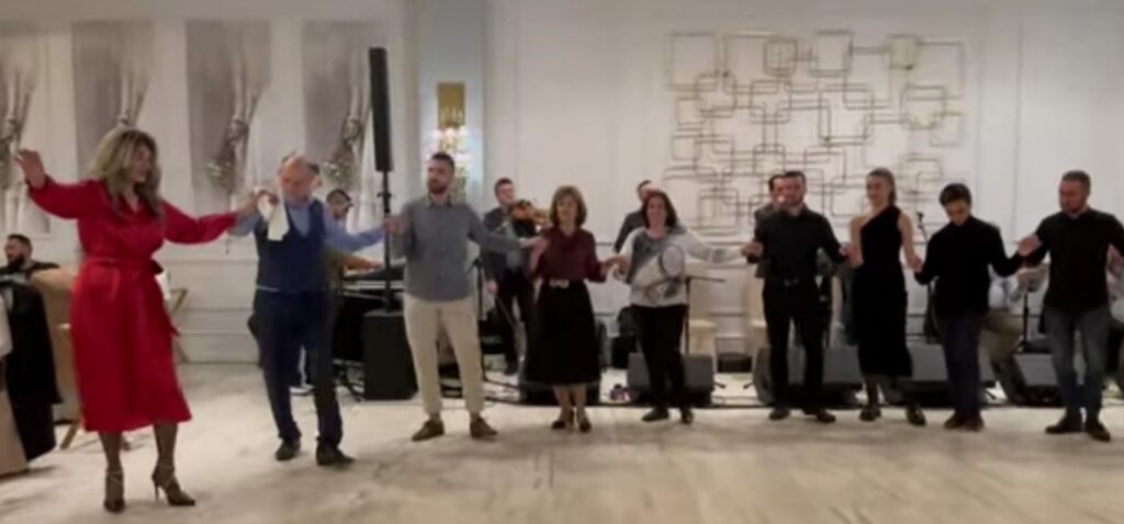 Σελήμπεης, ένα από τα ωραιότερα τσάμικα της Αιτωλοακαρνανίας