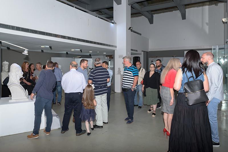 Ο γλύπτης Ευάγγελος Τύμπας ευχαριστεί για την έκθεση του στο Αγρίνιο (φωτο)