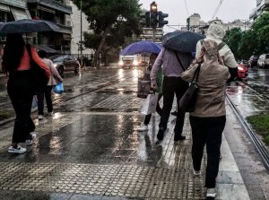 Καιρός αύριο: Βροχές, καταιγίδες και ισχυροί άνεμοι σε Ιόνιο και δυτικά ηπειρωτικά