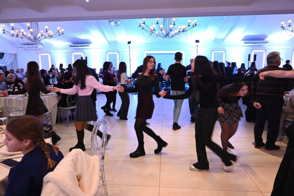 Μουσική και πολύς κόσμος στη χοροεσπερίδα του Μουσικού Σχολείου Αγρινίου