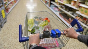 Αυτά είναι τα 61 προϊόντα των σούπερ μάρκετ στα οποία μπαίνει πλαφόν στο περιθώριο κέρδους