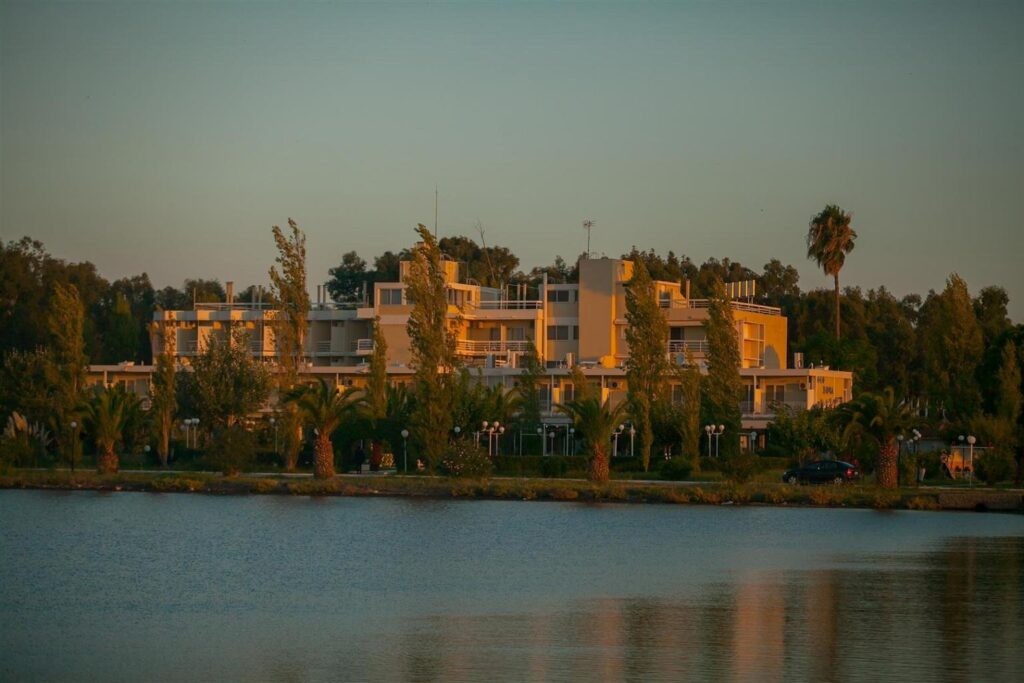 Μεσολόγγι: προς πώληση το Ξενοδοχείο «Θεοξένια» – Στόχος η μετατροπή σε 5άστερο