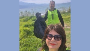 Ναύπακτος: Καθάρισαν 700 μέτρα παραλίας και συγκέντρωσαν πάνω από 500 λίτρα σκουπίδια