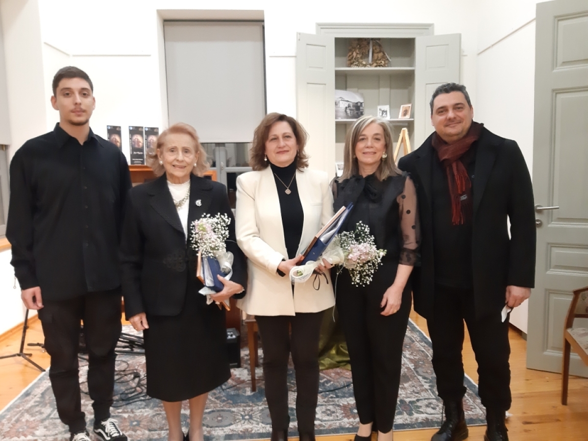 Ποιητικό Αναλόγιο «Διαβάζοντας Ποιήματα Σε Δύσκολους Καιρούς» στο Κτίριο Χρυσόγελου της Π.Δ.Ε.