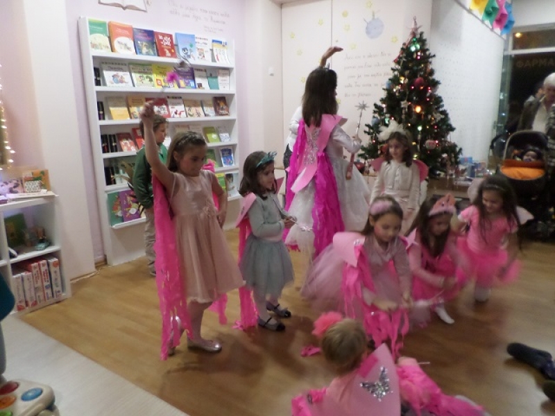 Επιτυχημένες οι χριστουγεννιάτικες παραστάσεις στο δημιουργικό παιχνιδοβιβλιοπωλείο «το Φουρφούρι»