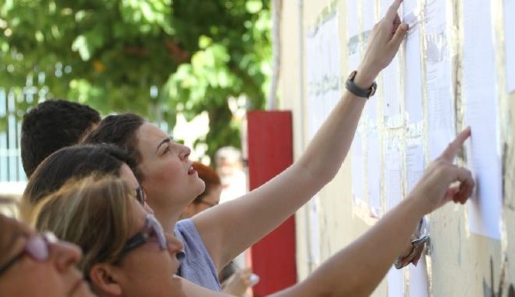 Πανελλαδικές 2025: Το 50% των υποψηφίων έγραψε κάτω από το 10 σε βασικά μαθήματα