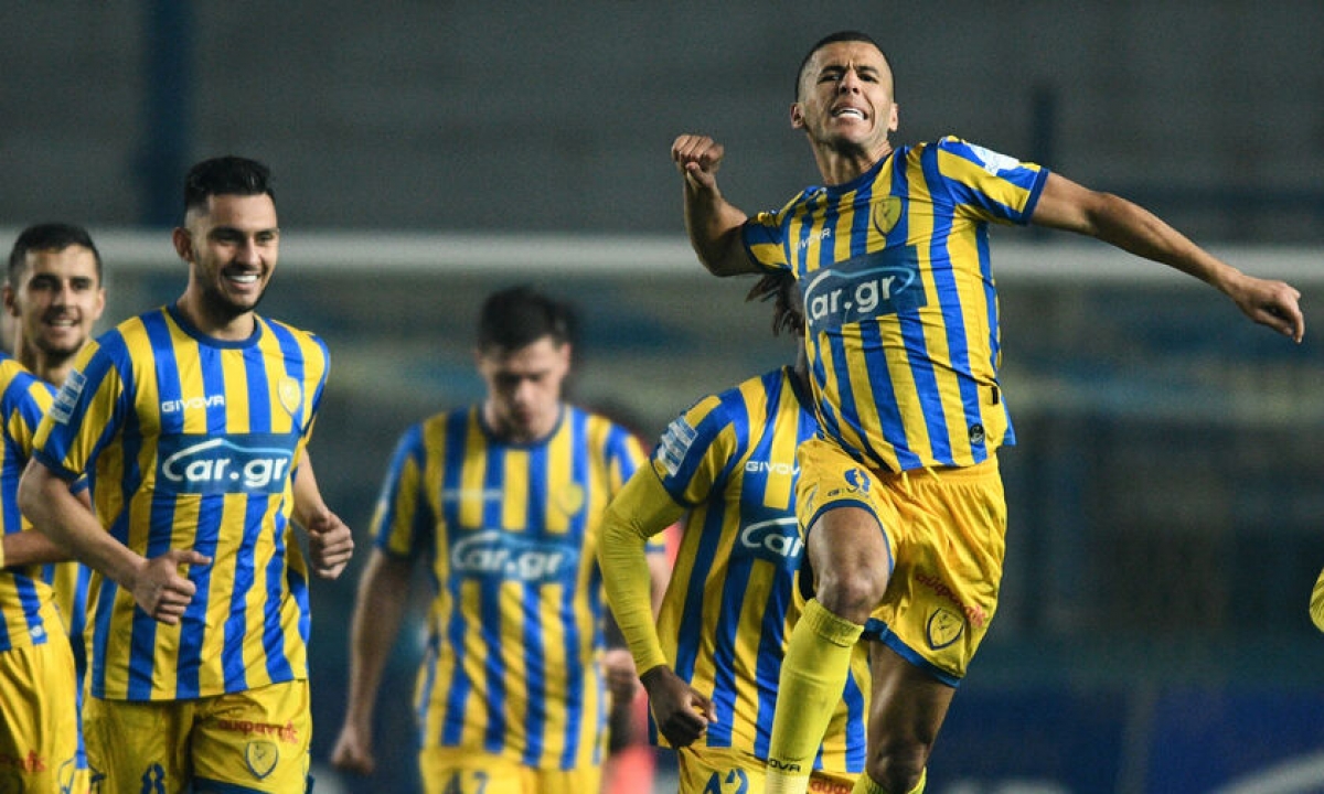 Super League: Ο Ταχάρ στην καλύτερη ενδεκάδα της 16ης αγωνιστικής