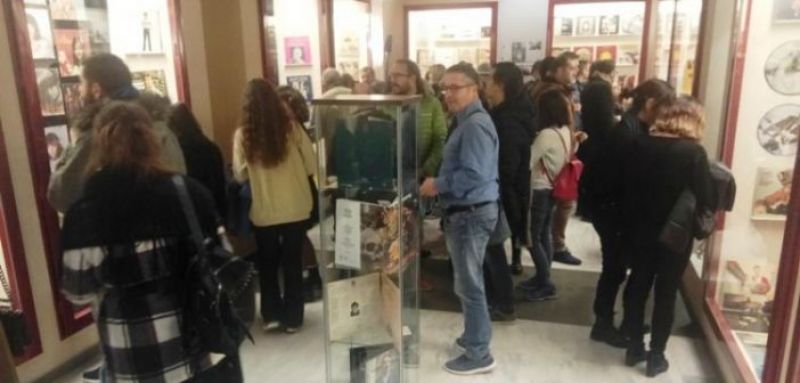 Πάρτι στο χώρο της έκθεσης εξωφύλλων δίσκων βινυλίου στο Παπαστράτειο Μέγαρο Αγρινίου (φωτο)