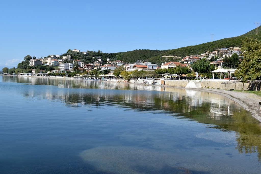 Με άρωμα… καλοκαιριού στο Μενίδι Αιτωλοακαρνανίας – Συνεχίζουν τα μπάνια τους