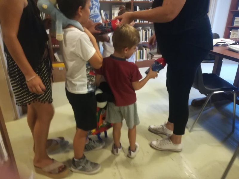 «Διακριθείτε στα μαθήματά σας  και σκορπίστε  γύρω σας καλοσύνη και χαμόγελα»  Μια χειρονομία της «Διεξόδου»  στη μνήμη της Ειρήνης Τριανταφύλλου