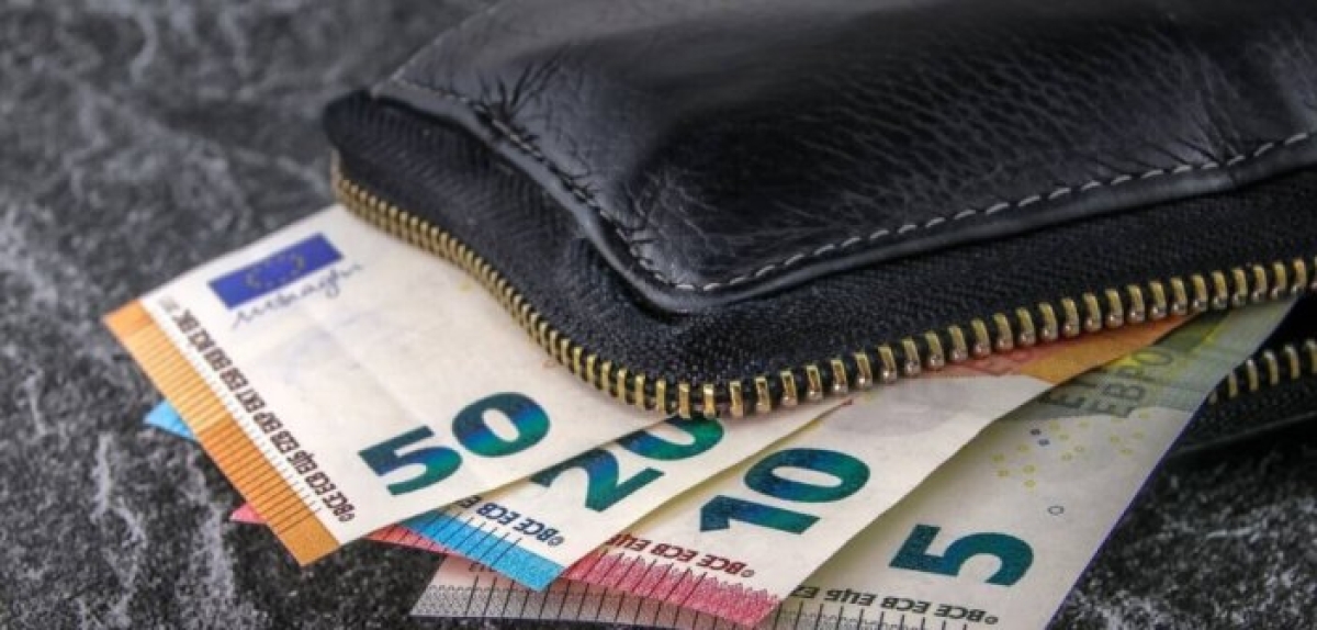 Ποιοι άνεργοι θα πάρουν επιδότηση 300 ευρώ και 600 ευρώ